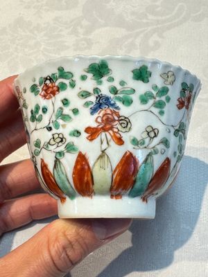 Seven Chinese famille verte cups and four saucers, conch shell and lingzhi marks, Kangxi — photo 3