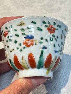 Seven Chinese famille verte cups and four saucers, conch shell and lingzhi marks, Kangxi — photo 31