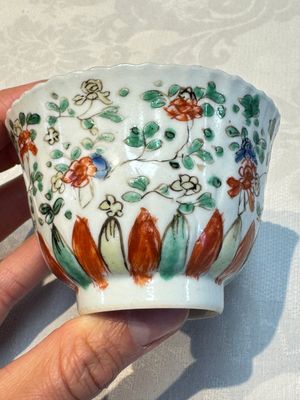Seven Chinese famille verte cups and four saucers, conch shell and lingzhi marks, Kangxi — photo 4