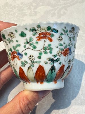 Seven Chinese famille verte cups and four saucers, conch shell and lingzhi marks, Kangxi — photo 5