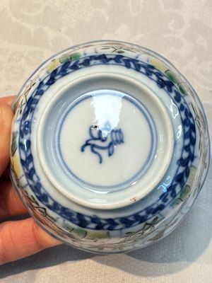 Seven Chinese famille verte cups and four saucers, conch shell and lingzhi marks, Kangxi — photo 88
