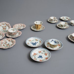 Seven Chinese famille verte cups and thirteen saucers, Kangxi — photo 1