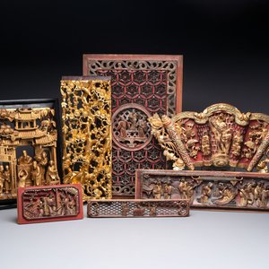 Seven Chinese gilt-lacquered carved wooden panels with narrative design, 19th C. — 照片 1