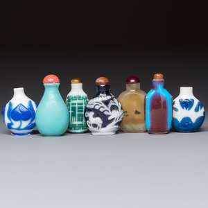 Seven Chinese glass snuff bottles, Daoguang mark, 19/20th C. — photo 1