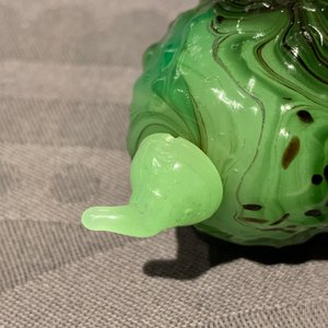 Seven Chinese green overlay snowflake and moulded green glass snuff bottles, 19/20th C. — 照片 8