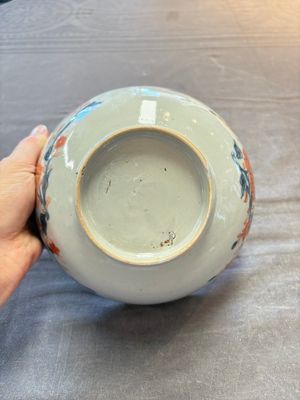 Seven Chinese Imari-style and famille rose bowls with floral and figural designs, 18th C. — foto 24