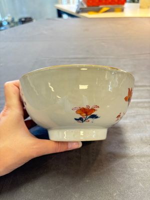 Seven Chinese Imari-style and famille rose bowls with floral and figural designs, 18th C. — foto 28