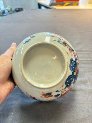 Seven Chinese Imari-style and famille rose bowls with floral and figural designs, 18th C. — foto 30