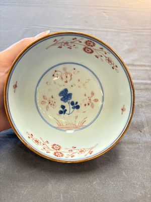 Seven Chinese Imari-style and famille rose bowls with floral and figural designs, 18th C. — foto 41