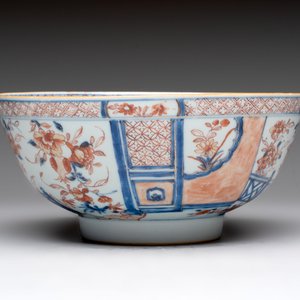Seven Chinese Imari-style and famille rose bowls with floral and figural designs, 18th C. — foto 17