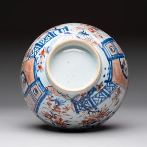 Seven Chinese Imari-style and famille rose bowls with floral and figural designs, 18th C. — foto 19