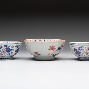 Seven Chinese Imari-style and famille rose bowls with floral and figural designs, 18th C. — foto 4