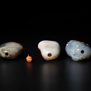 Seven Chinese jade and jadeite snuff bottles, 19th C. — photo 12