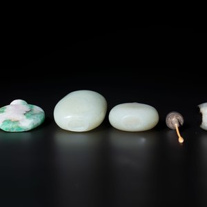 Seven Chinese jade and jadeite snuff bottles, 19th C. — photo 7