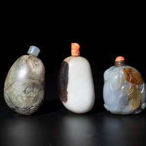Seven Chinese jade and jadeite snuff bottles, 19th C. — photo 8