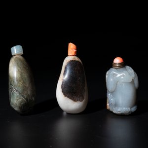 Seven Chinese jade and jadeite snuff bottles, 19th C. — photo 9