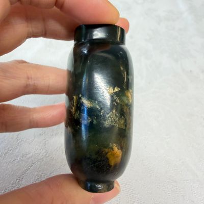 Seven Chinese jade, jadeite and agate wares, including snuff bottles — photo 12