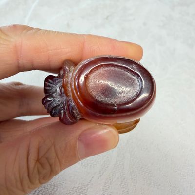 Seven Chinese jade, jadeite and agate wares, including snuff bottles — photo 18