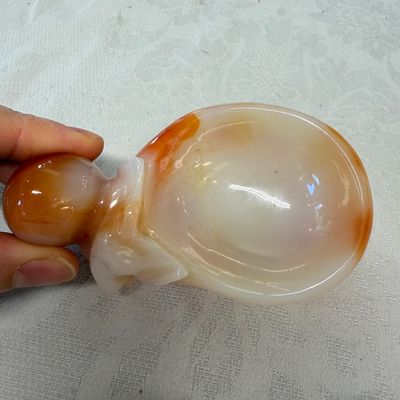 Seven Chinese jade, jadeite and agate wares, including snuff bottles — photo 19