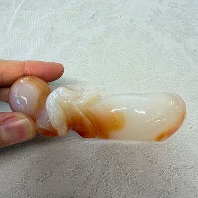 Seven Chinese jade, jadeite and agate wares, including snuff bottles — photo 21