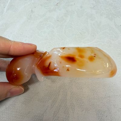 Seven Chinese jade, jadeite and agate wares, including snuff bottles — photo 22