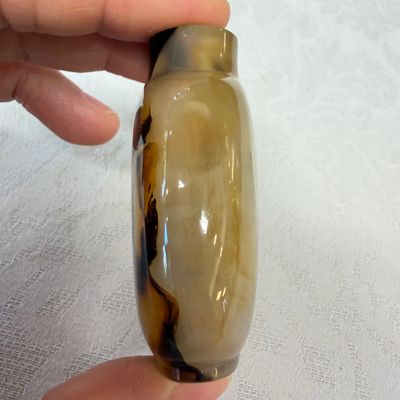 Seven Chinese jade, jadeite and agate wares, including snuff bottles — photo 24