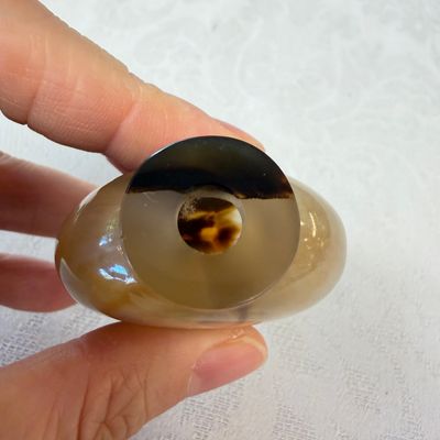 Seven Chinese jade, jadeite and agate wares, including snuff bottles — photo 26