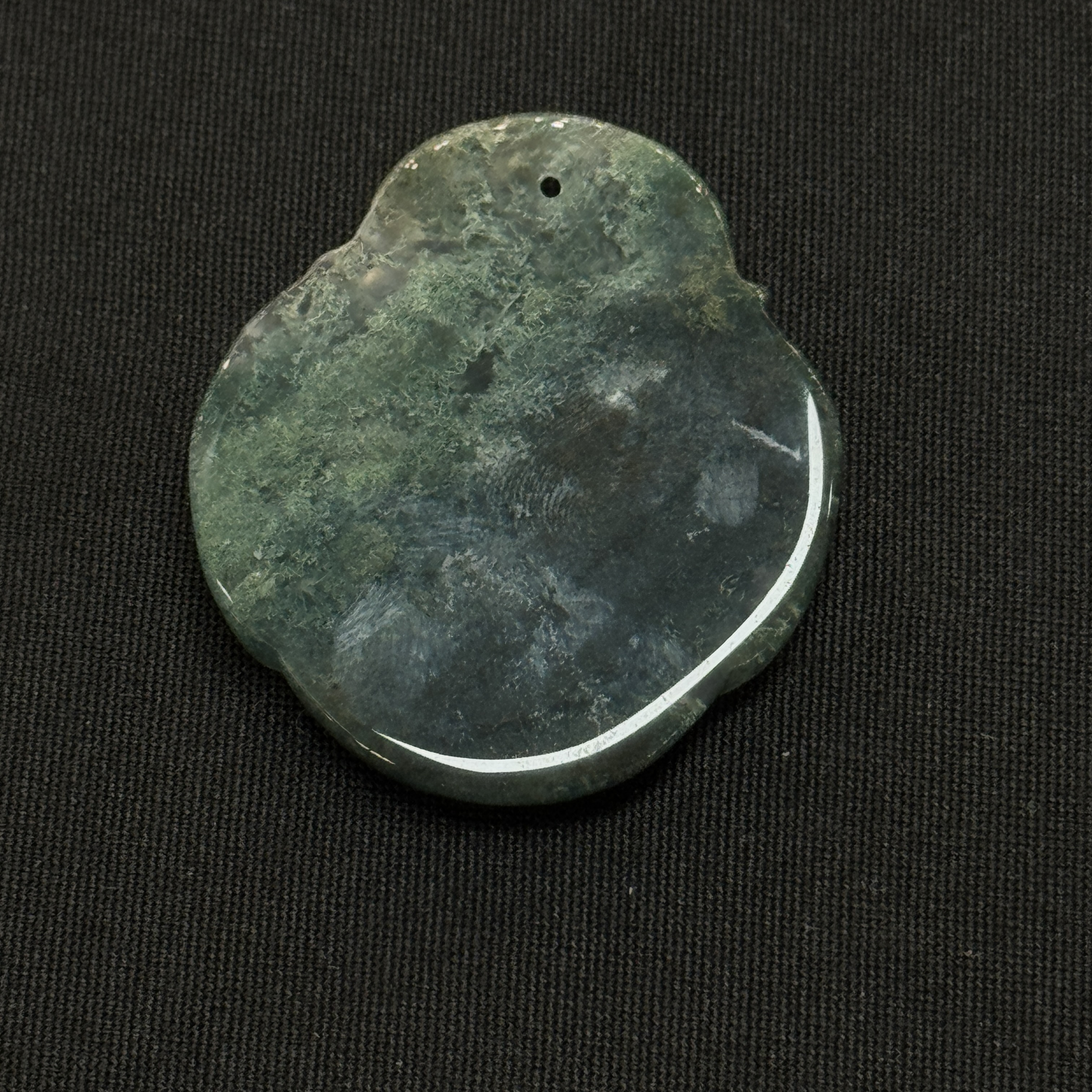 Seven Chinese jade, jadeite and agate wares, including snuff bottles — photo 36