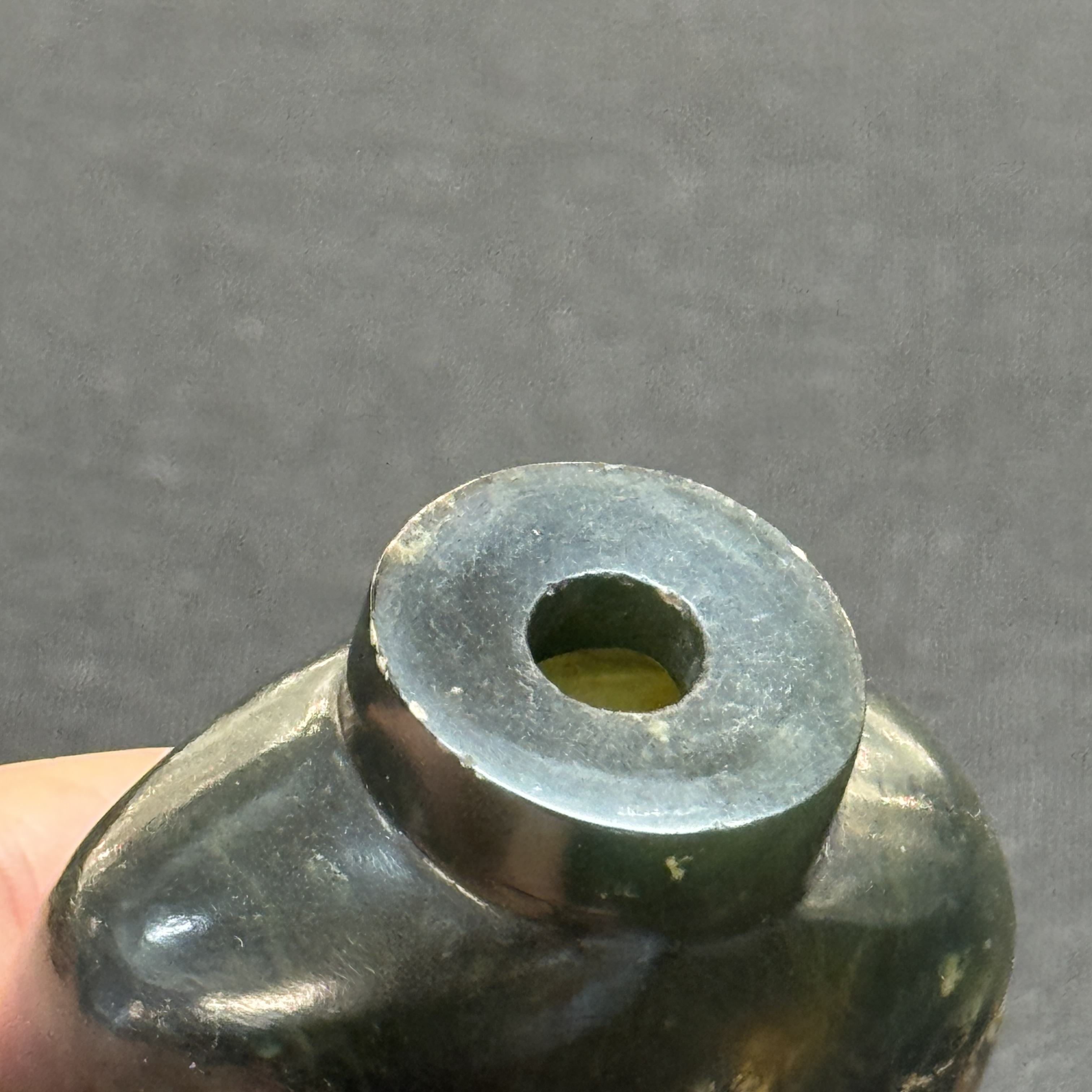 Seven Chinese jade, jadeite and agate wares, including snuff bottles — photo 49