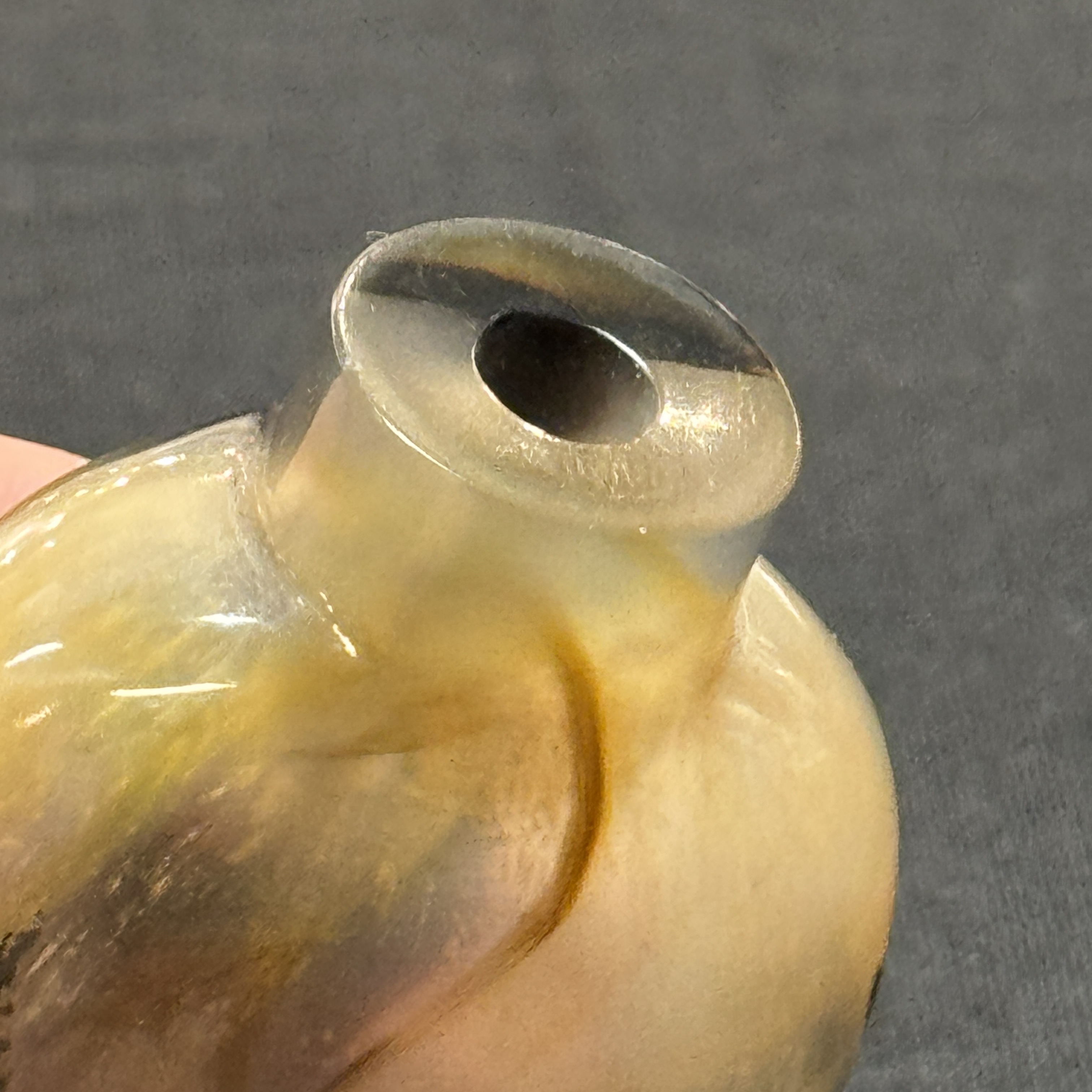 Seven Chinese jade, jadeite and agate wares, including snuff bottles — photo 55