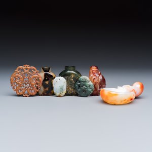 Seven Chinese jade, jadeite and agate wares, including snuff bottles — photo 2