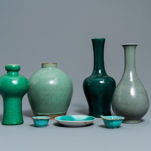 Seven Chinese monochrome green and turquoise porcelain wares, 19/20th C. — photo 1