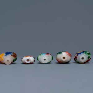 Seven Chinese multi-colour overlay glass snuff bottles, 19/20th C. — 照片 3