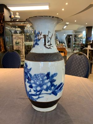 Seven Chinese Nanking blue and white and famille verte crackle-glazed vases, 19/20th C. — photo 14
