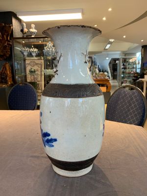 Seven Chinese Nanking blue and white and famille verte crackle-glazed vases, 19/20th C. — photo 15