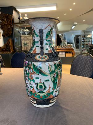 Seven Chinese Nanking blue and white and famille verte crackle-glazed vases, 19/20th C. — photo 20