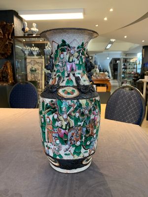Seven Chinese Nanking blue and white and famille verte crackle-glazed vases, 19/20th C. — photo 21