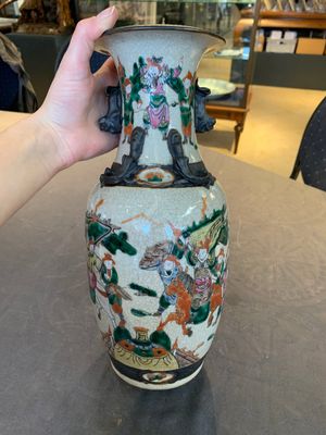 Seven Chinese Nanking blue and white and famille verte crackle-glazed vases, 19/20th C. — photo 31