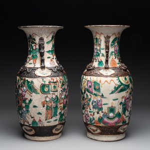 Seven Chinese Nanking blue and white and famille verte crackle-glazed vases, 19/20th C. — photo 5