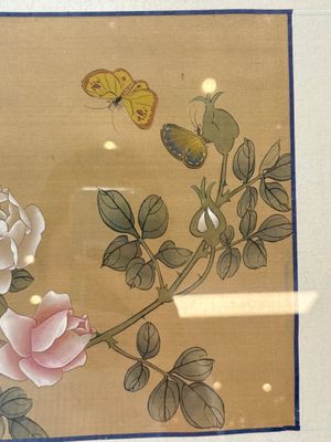 Seven Chinese school paintings: 'Flowers with birds and butterflies', ink and colour on silk, various signatures, 20th C. — photo 6