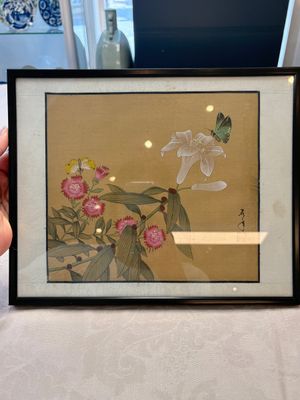 Seven Chinese school paintings: 'Flowers with birds and butterflies', ink and colour on silk, various signatures, 20th C. — photo 8