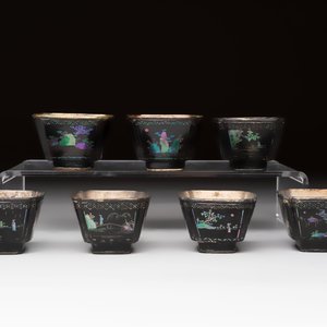 Seven Chinese silver-lined laque burgauté wine cups and two stands, Kangxi — photo 3