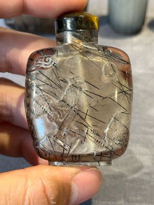 Seven Chinese smoky quartz, agate and hardstone snuff bottles, 19/20th C. — photo 11