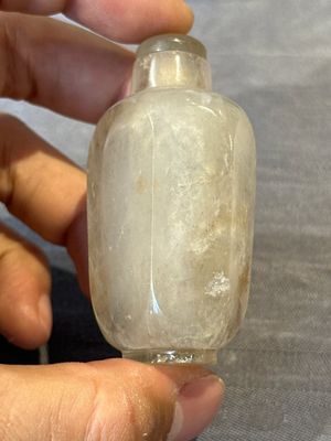 Seven Chinese smoky quartz, agate and hardstone snuff bottles, 19/20th C. — photo 27