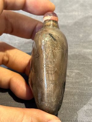 Seven Chinese smoky quartz, agate and hardstone snuff bottles, 19/20th C. — photo 35