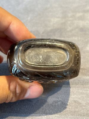 Seven Chinese smoky quartz, agate and hardstone snuff bottles, 19/20th C. — photo 53