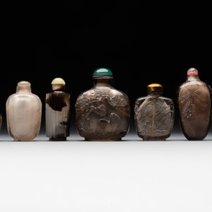 Seven Chinese smoky quartz, agate and hardstone snuff bottles, 19/20th C. — photo 2