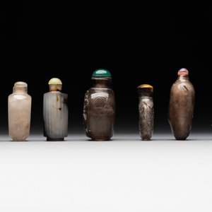 Seven Chinese smoky quartz, agate and hardstone snuff bottles, 19/20th C. — photo 5