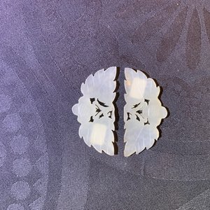 Seven Chinese white and celadon jade buttons, 18/20th C. — 照片 13
