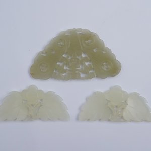 Seven Chinese white and celadon jade buttons, 18/20th C. — 照片 5